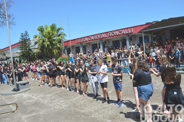 Bandas da Escola Cardeal Roncalli conquistam cinco títulos de campeãs e três de vice-campeãs em SC