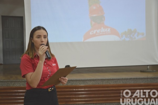 Evento realizado pela Creluz em Pinhal marca o Dia da Árvore