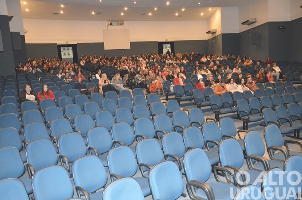 Seminário sobre o Autismo reúne mais de 300 pessoas em FW