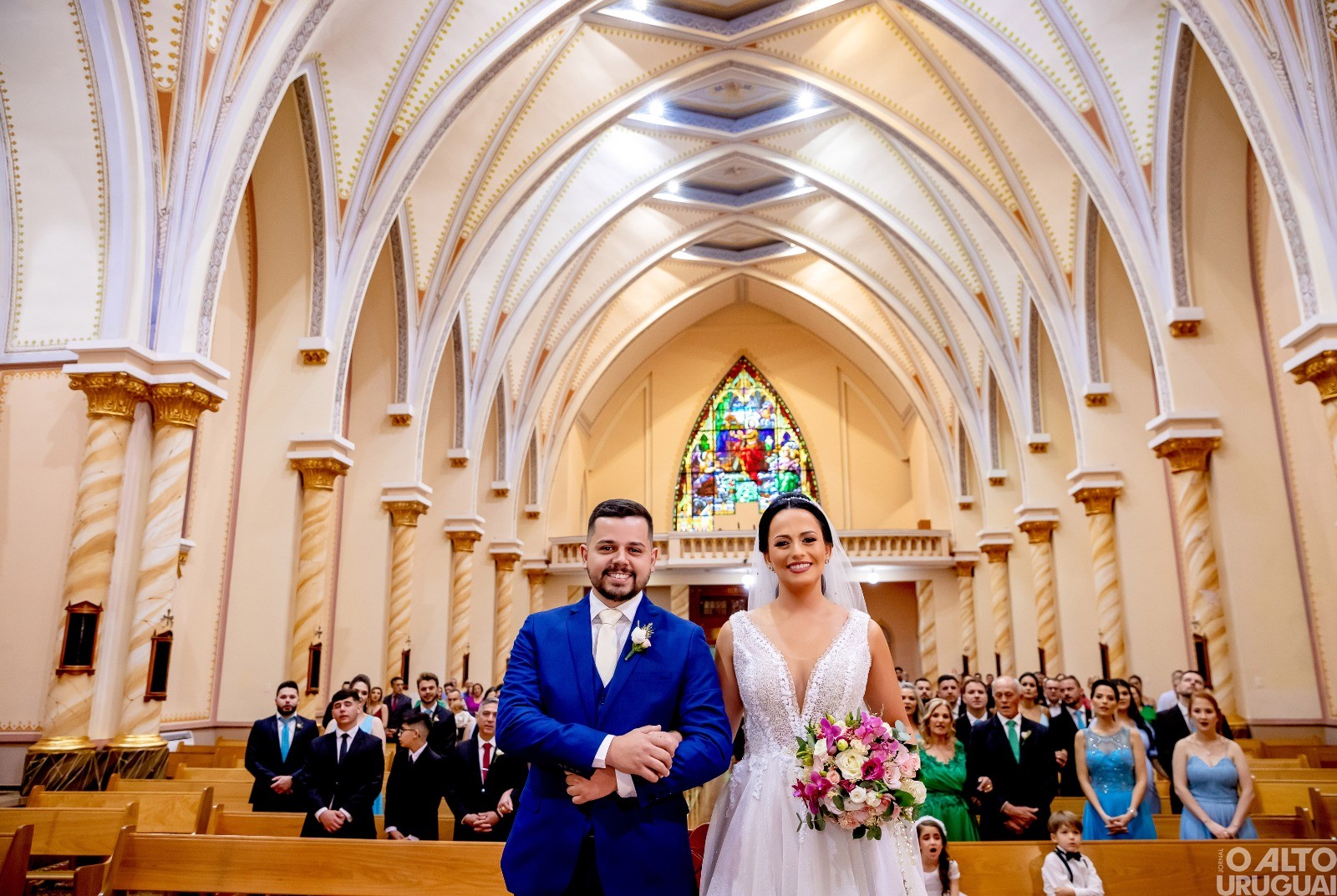 Vanessa Piton e Guilherme Barcarolo Ribeiro trocaram alianças em linda cerimônia na Catedral de FW