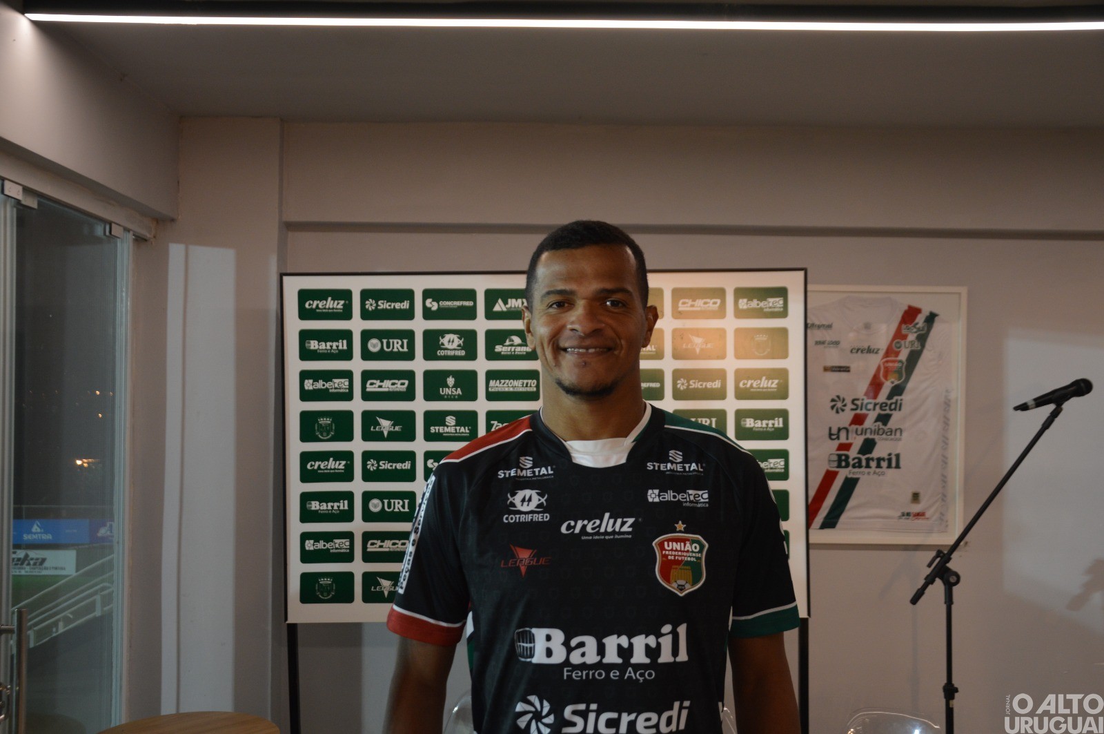 União-FW apresenta novos jogadores e novo uniforme