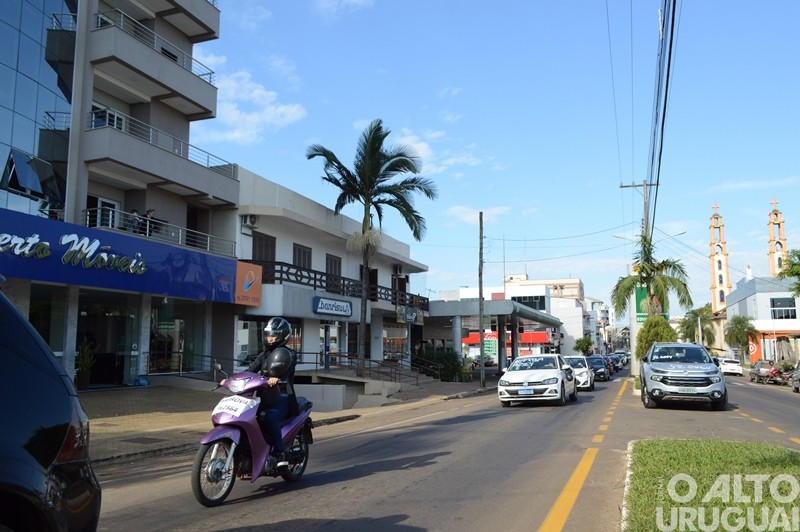 Profissionais de enfermagem promovem carreata