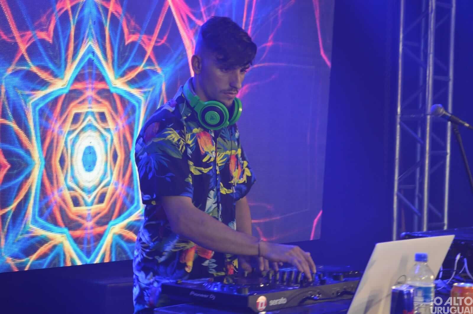 Show de MC Don Juan anima público em FW