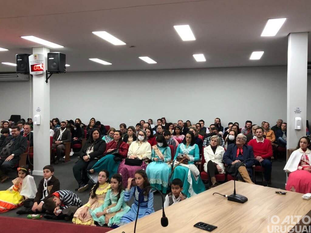 Palestra cultural sobre o tema dos Festejos Farroupilhas 2022 é realizada em FW