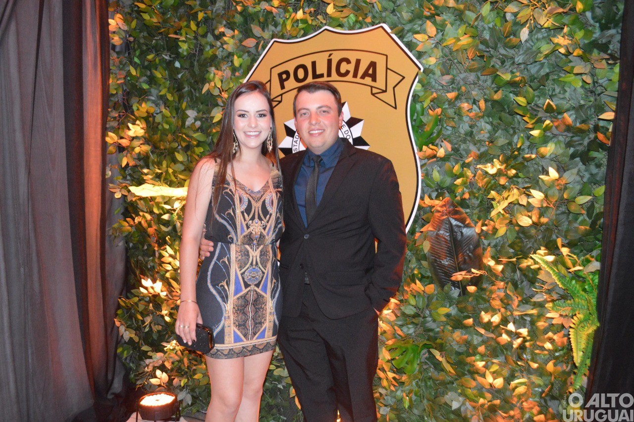 Baile Golden Night da 14ª DRPI homenageia parceiros da Polícia Civil na região