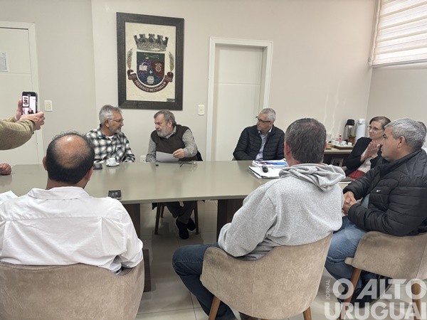 Deputado Luiz Carlos Busato visita FW e repassa emenda de R$ 330 mil ao município