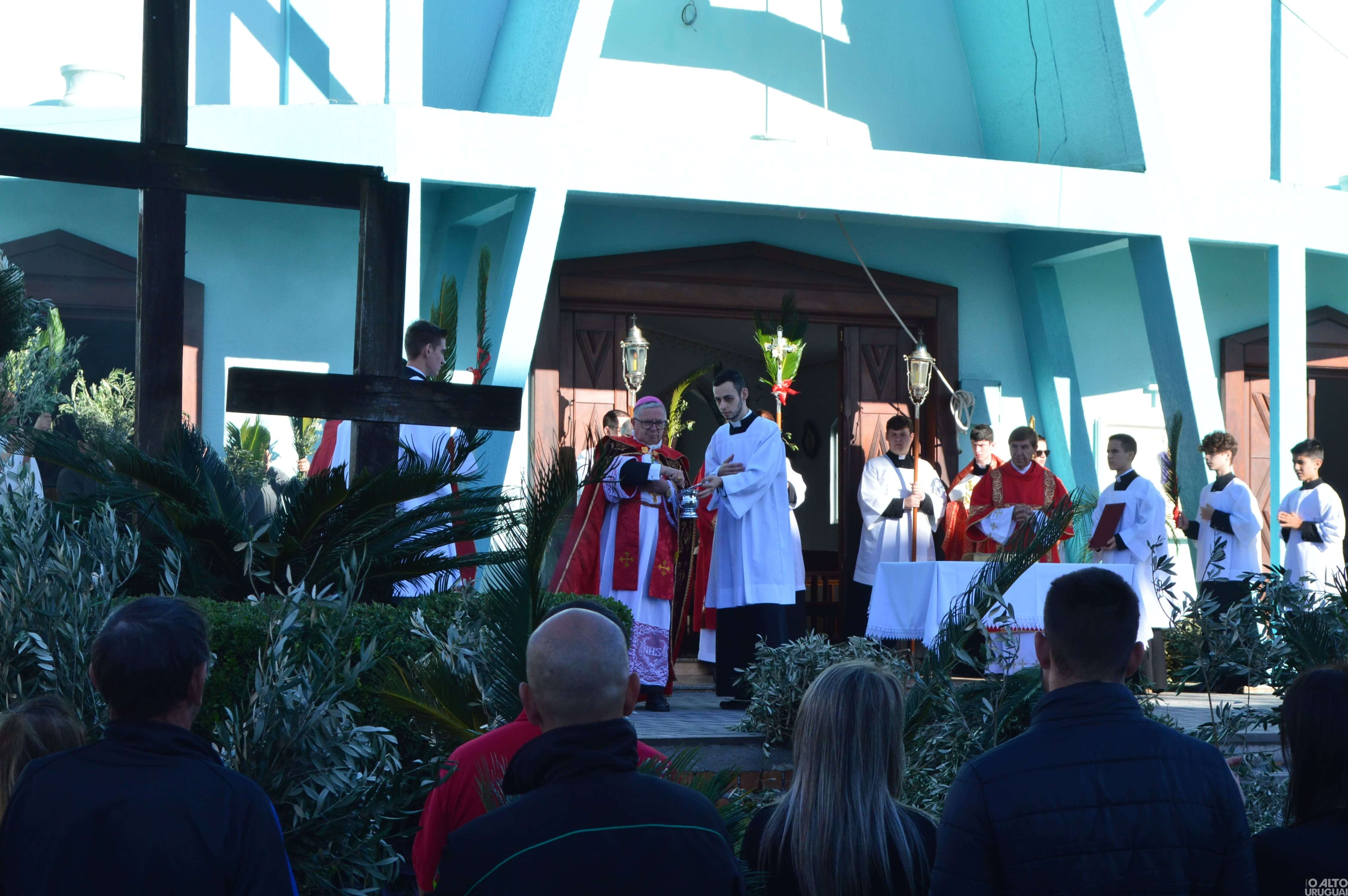 Celebração de Ramos reúne grande número de fiéis em FW