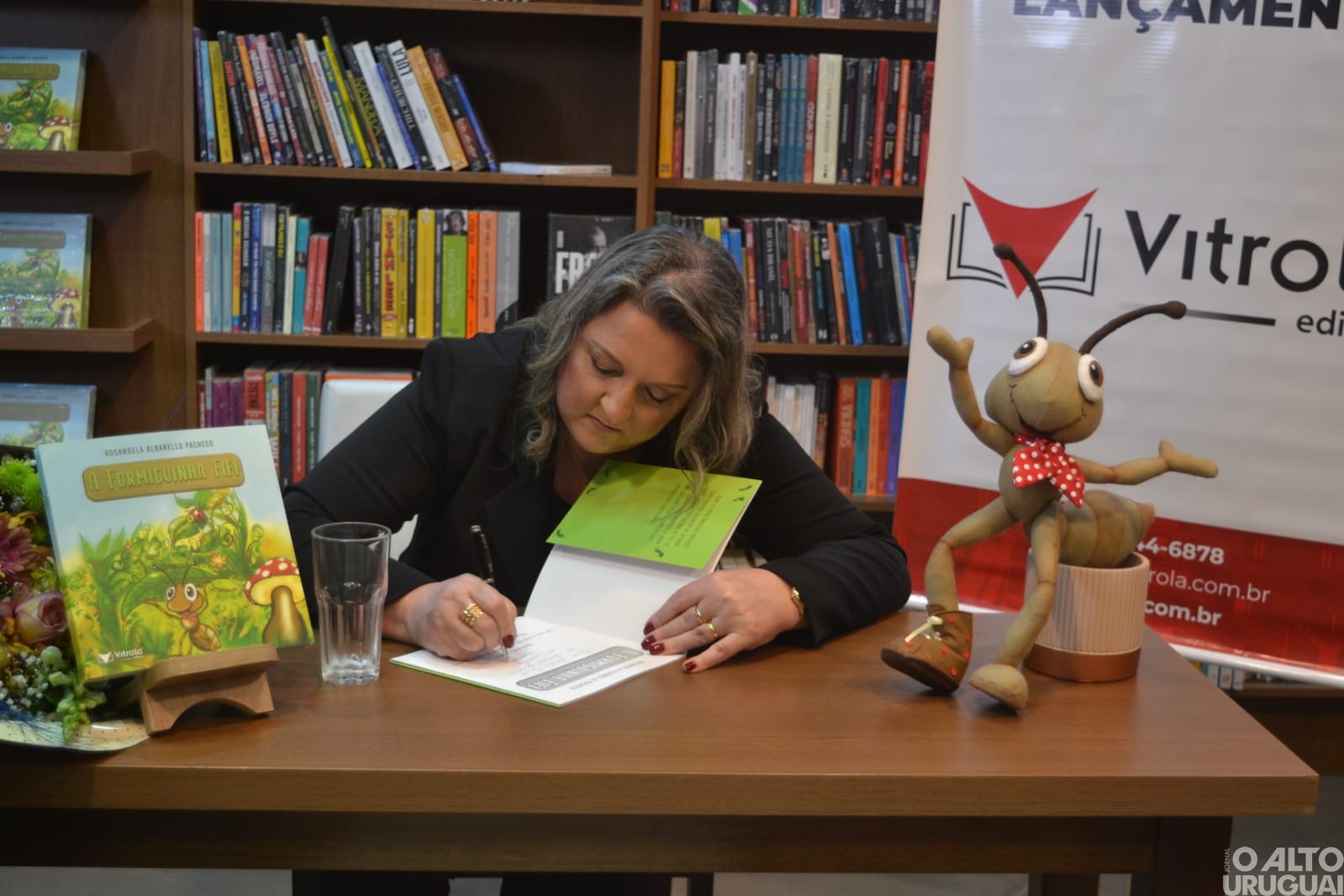 Frederiquense lança livro infantil