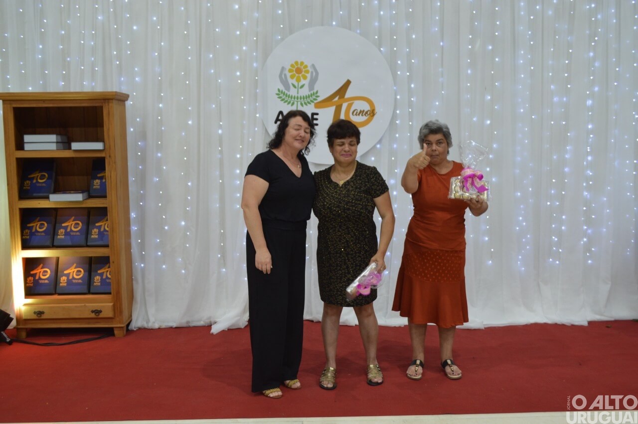 Jantar marca 40 anos da Apae-FW