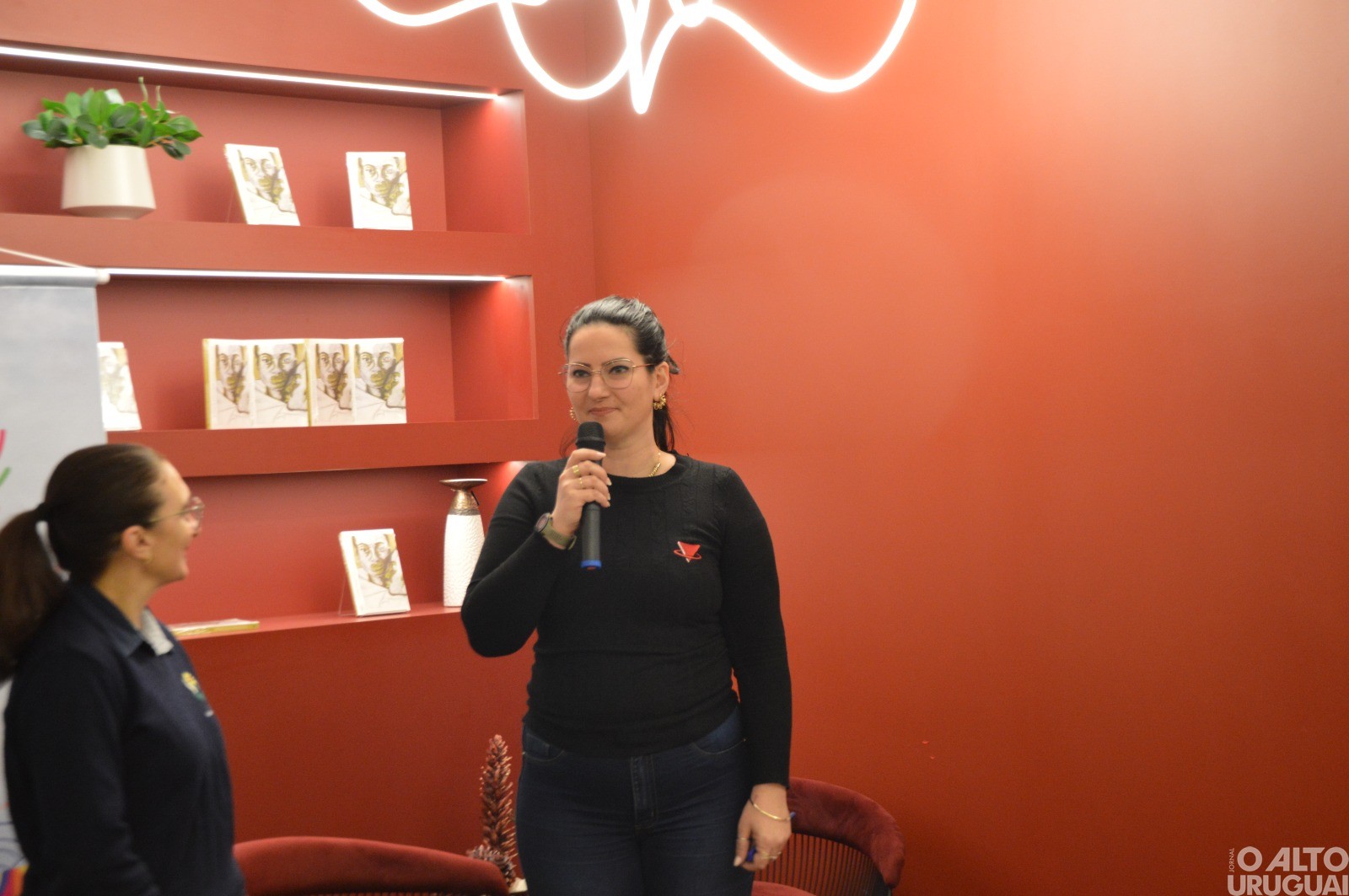 Apae-FW promove exposição fotográfica