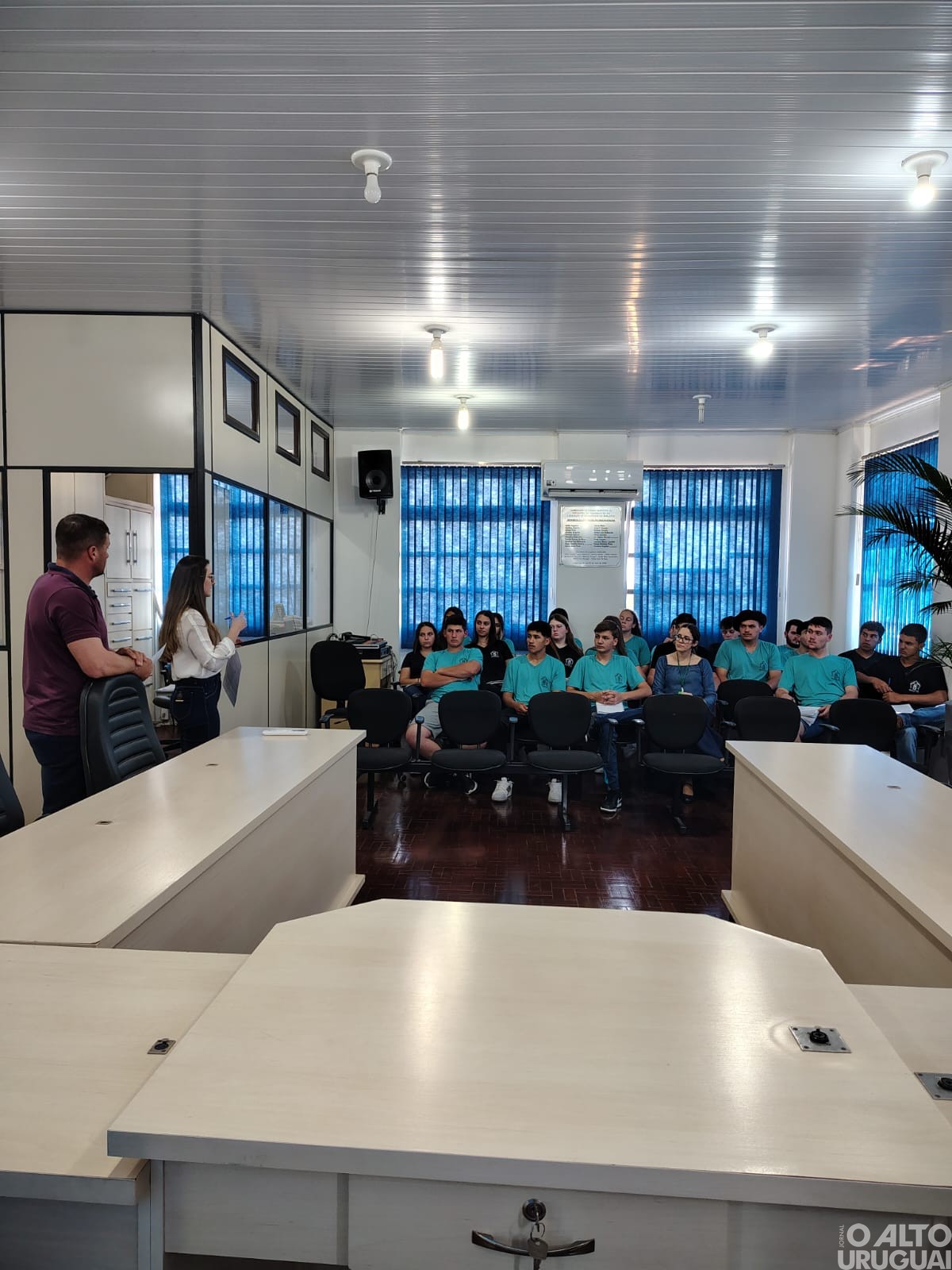 Estudantes da CFR de FW conhecem estrutura política de Taquaruçu do Sul