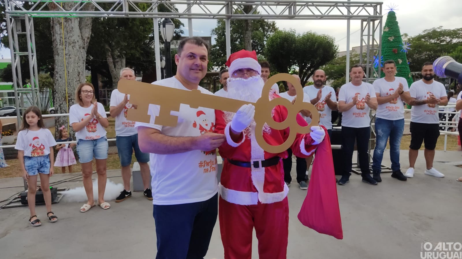 Planalto: chegada do Papai Noel e apresentações das escolas marcam Natal na Praça