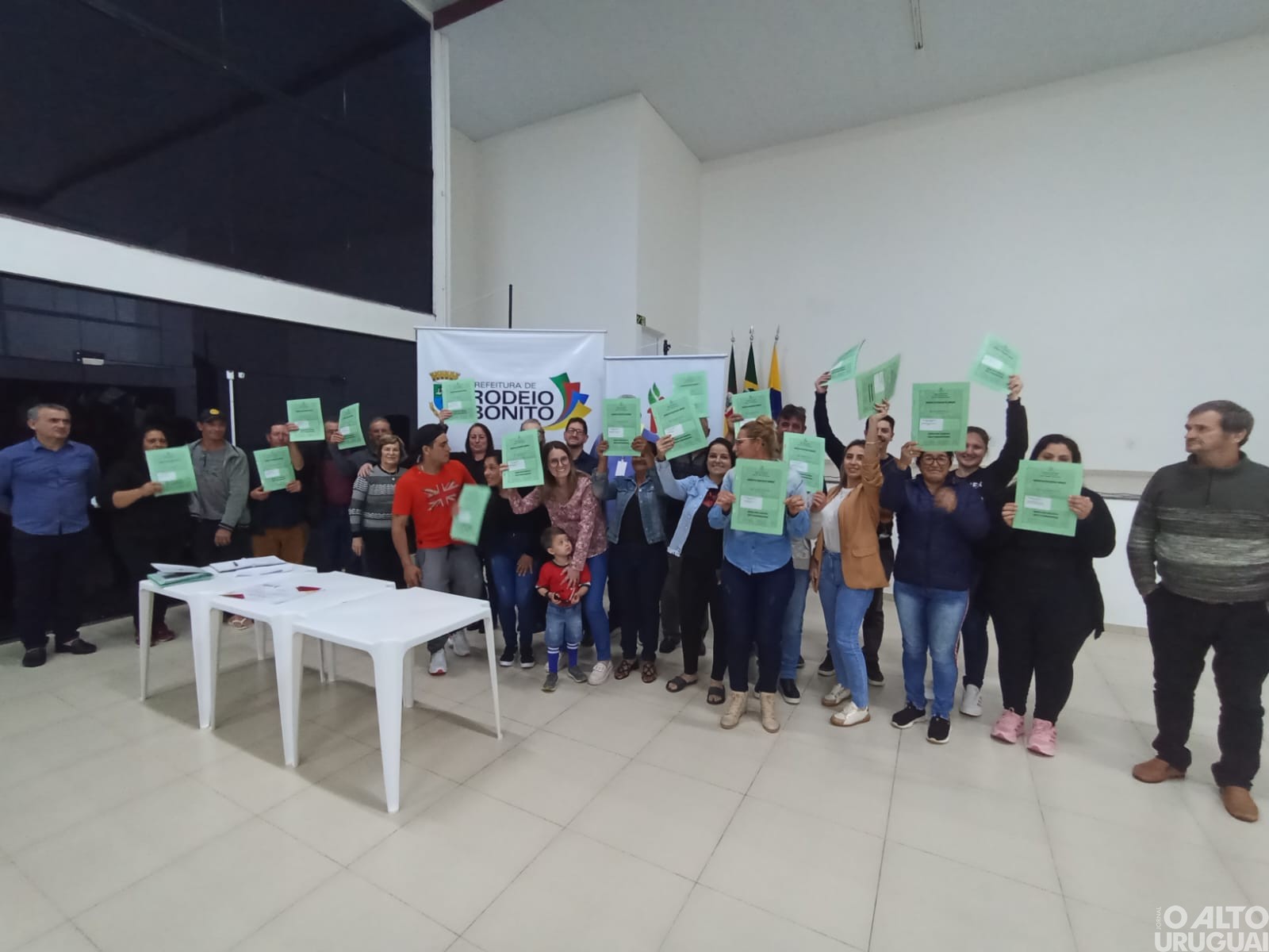 Rodeio Bonito entrega mais de 30 escrituras a moradores do núcleo Olaria
