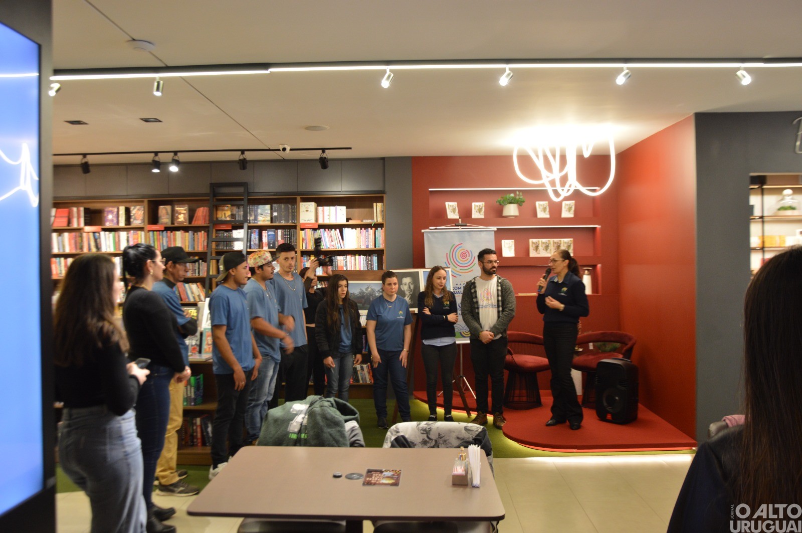 Apae-FW promove exposição fotográfica