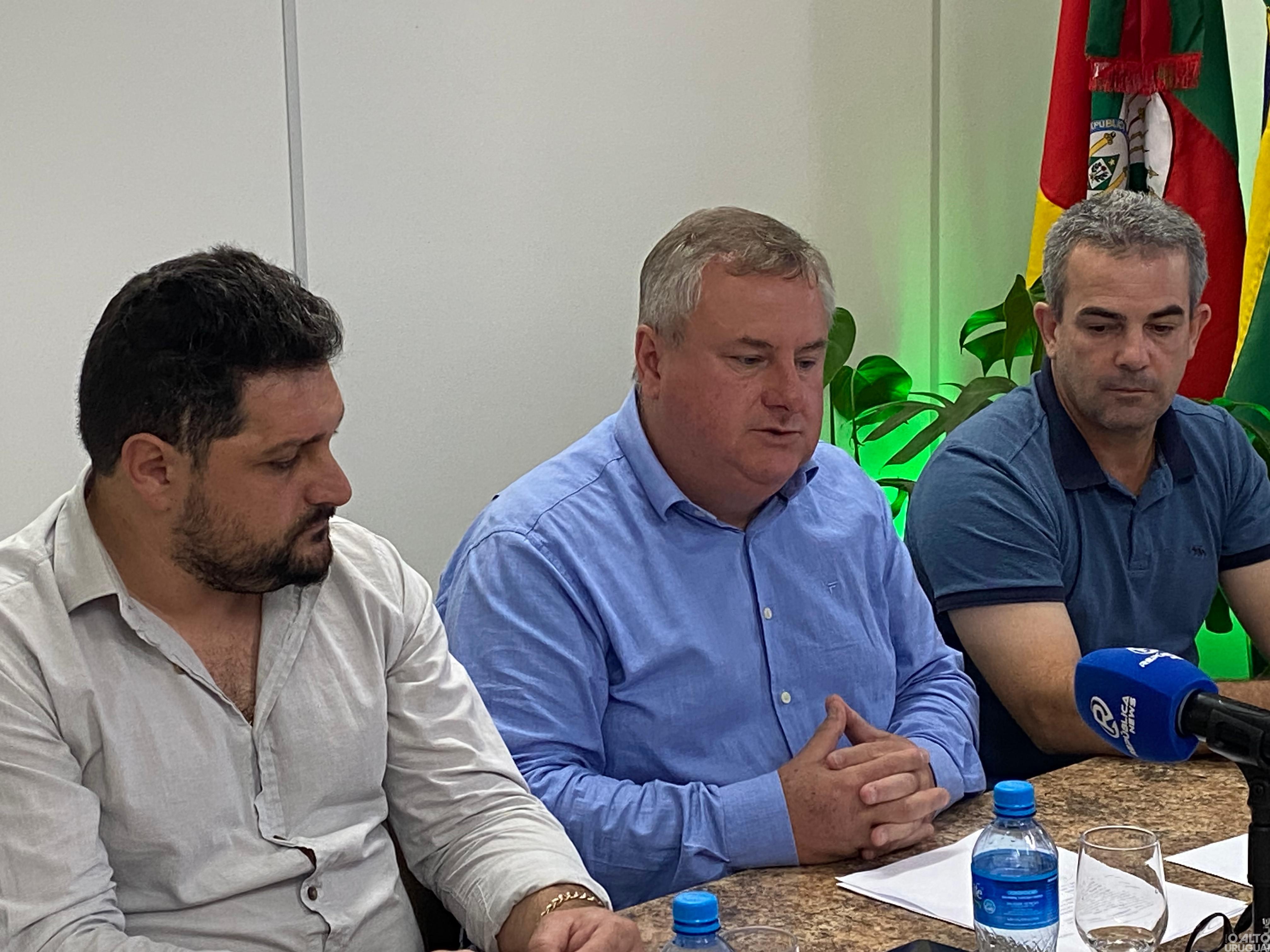 Prefeito eleito de Palmitinho apresenta secretários da gestão 2025-2028