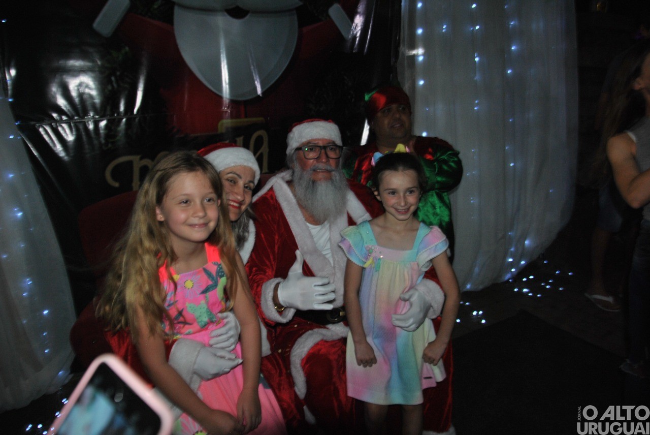 Magia de Natal reúne comunidade em Palmitinho