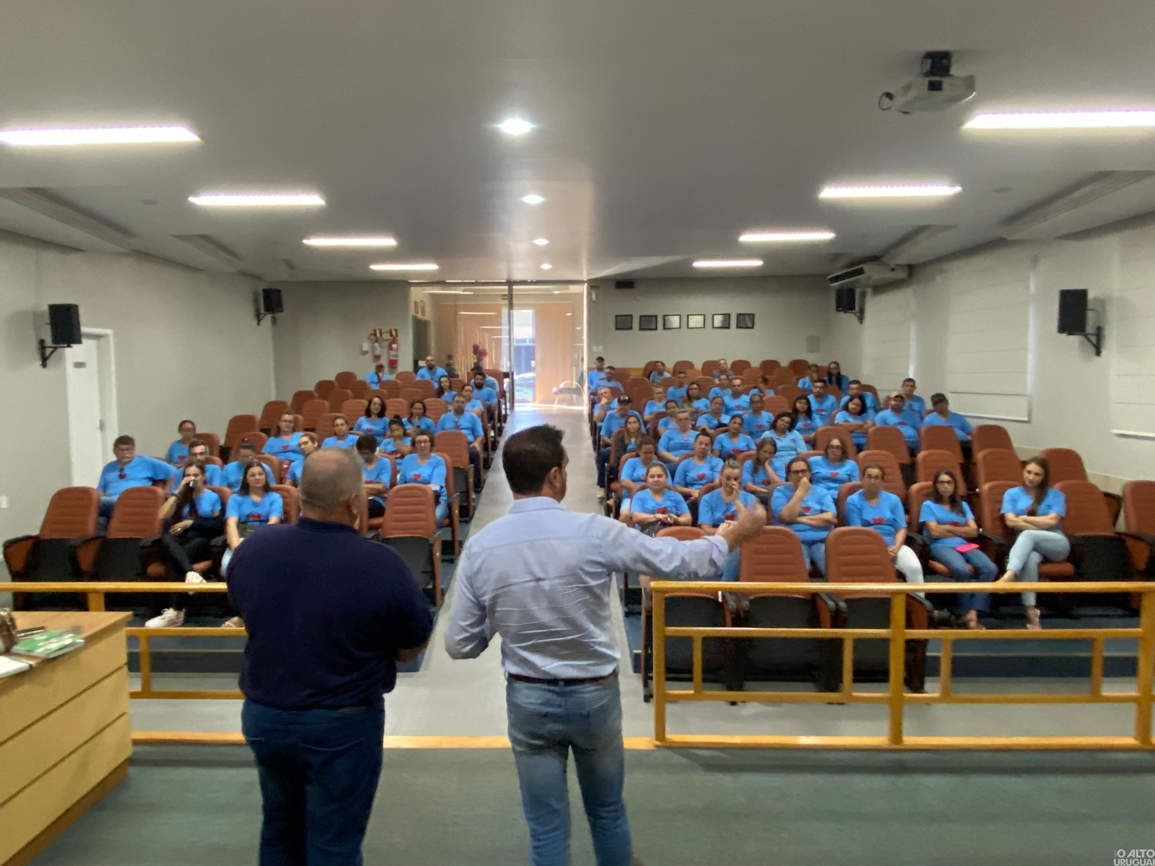 Administração de Erval Seco dá início a ciclo de encontros com servidores municipais