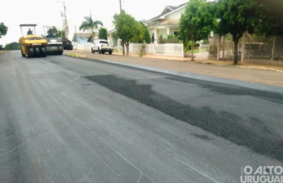 Administração de Rodeio Bonito executa obras de pavimentação asfáltica