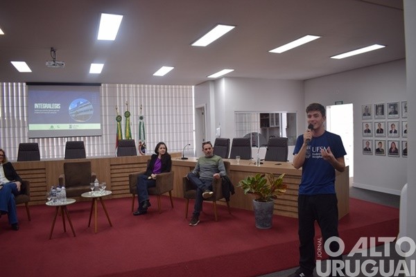 IntegraLegis aproxima Poder Legislativo e acadêmicos de Comunicação da UFSM/FW