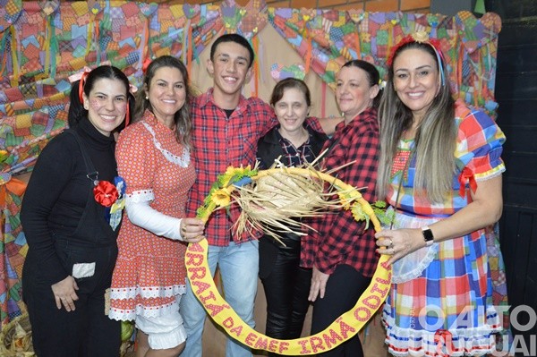 Festa Junina da Escola Irmã Odila Lehnen reúne comunidade em noite de alegria e tradição