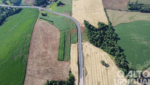 Obra de asfaltamento da ERS-591 está 50% concluída