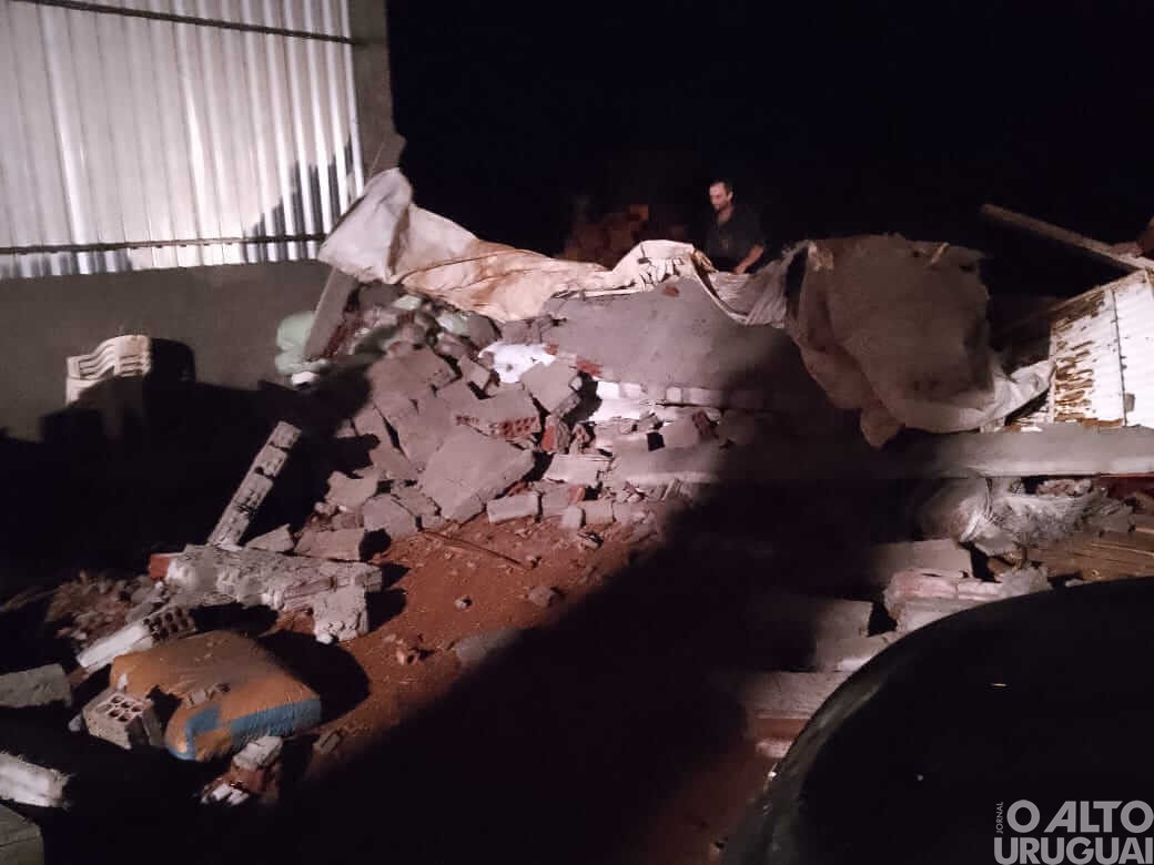 Ventos fortes causam estragos na região