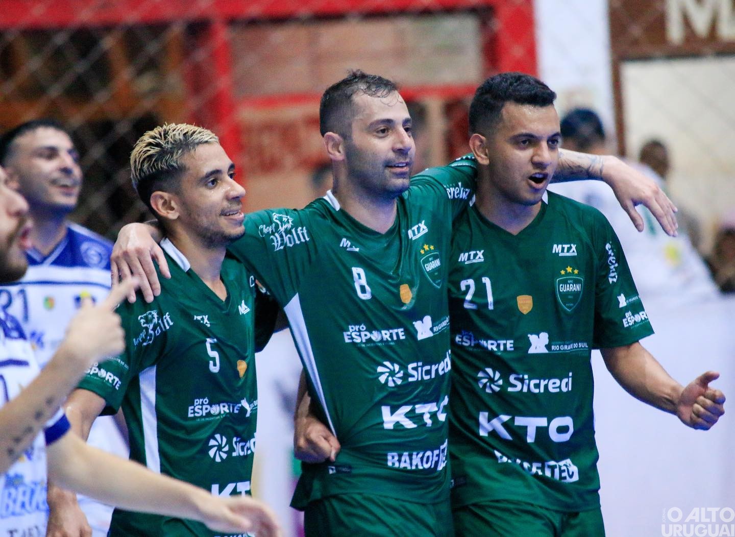 Guarani Futsal goleia o Cerro Largo em FW