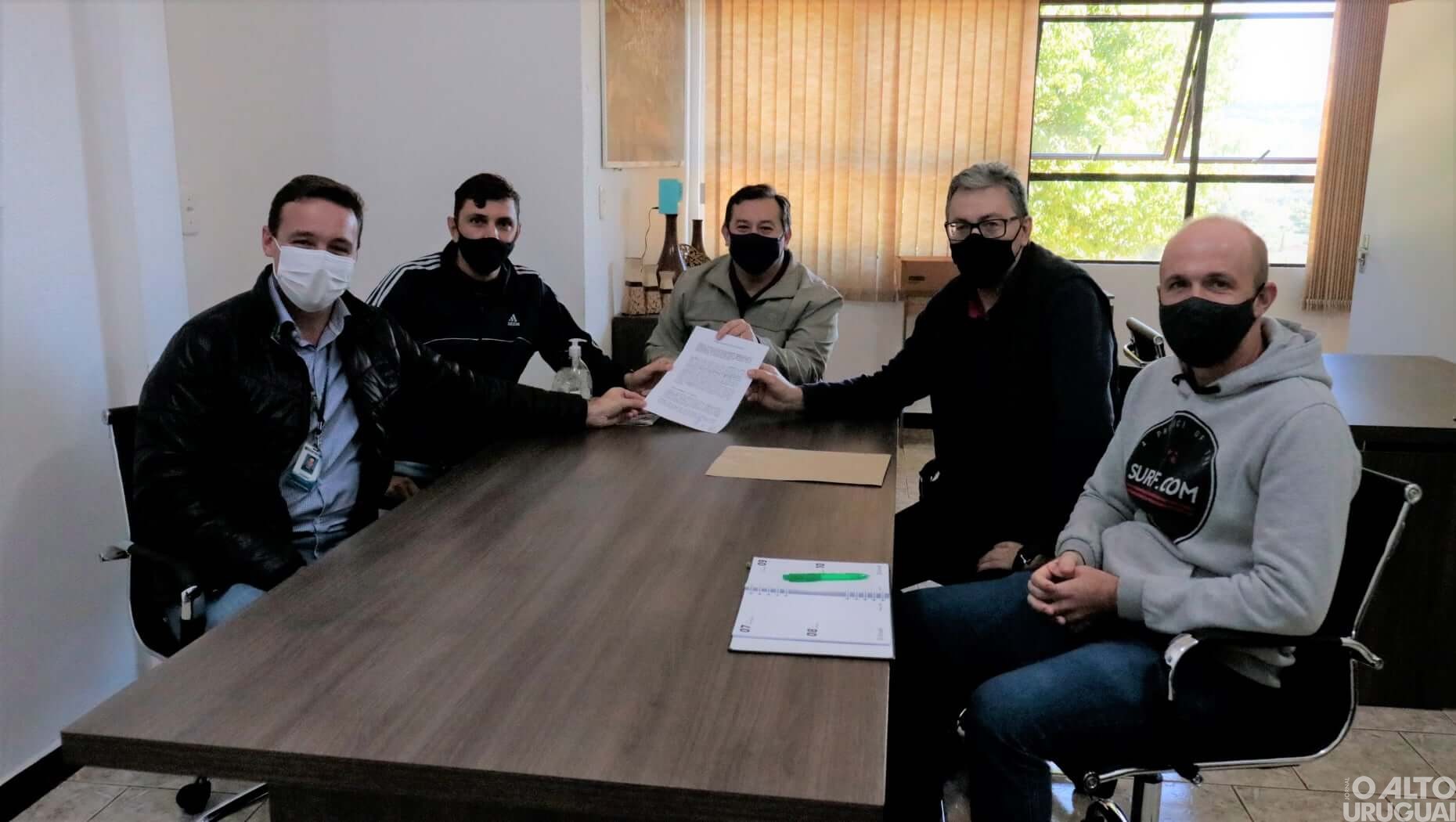 Prefeito destaca importância de parceria com a Emater