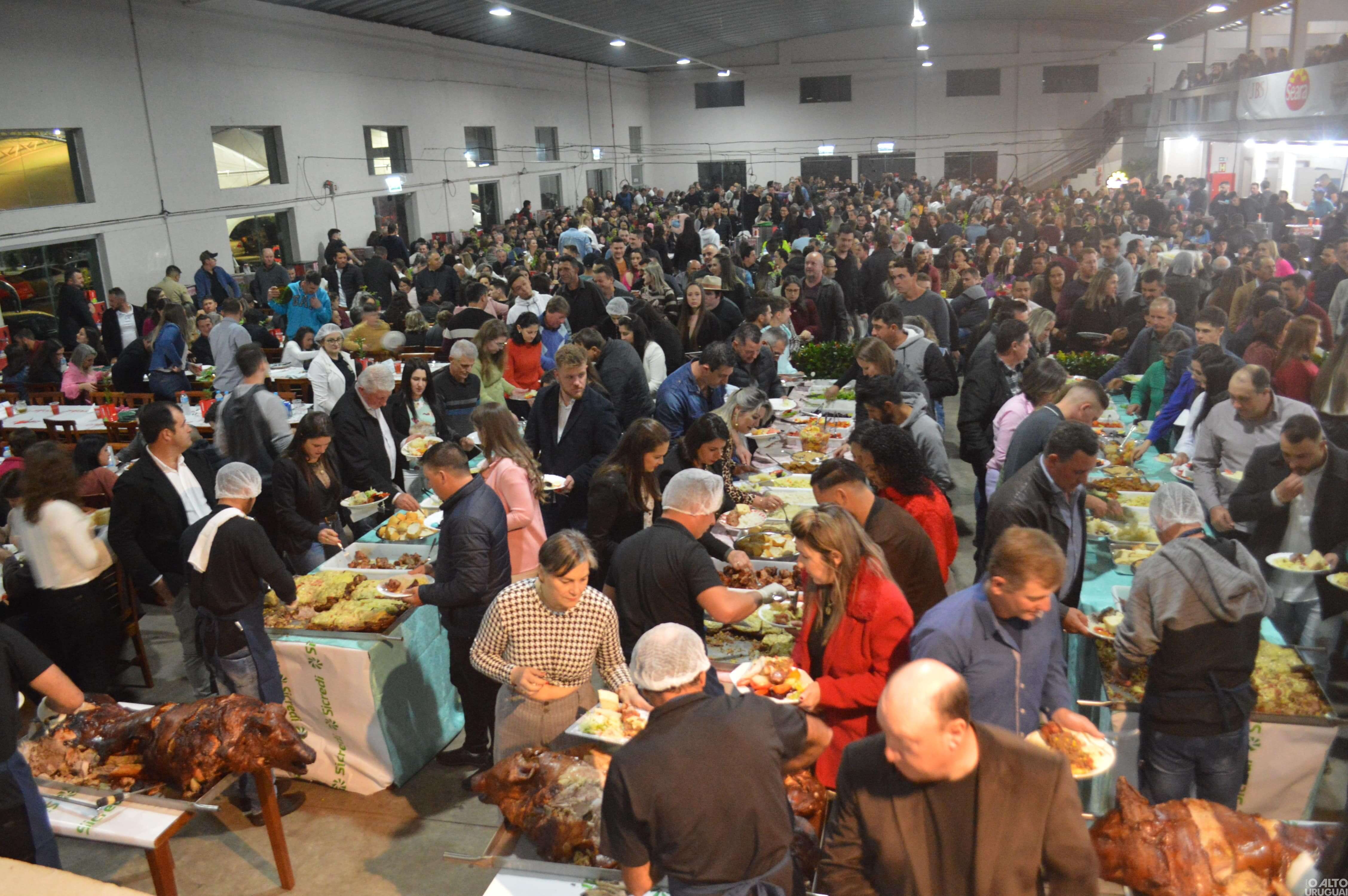 Taquaruçu do Sul: 20ª Festa do Leitão no Rolete reúne um grande público