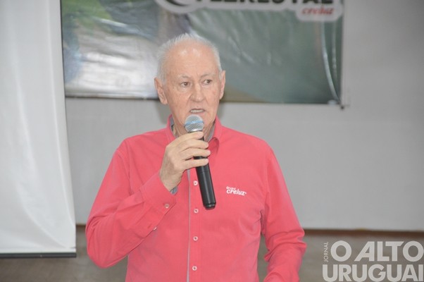 Evento realizado pela Creluz em Pinhal marca o Dia da Árvore