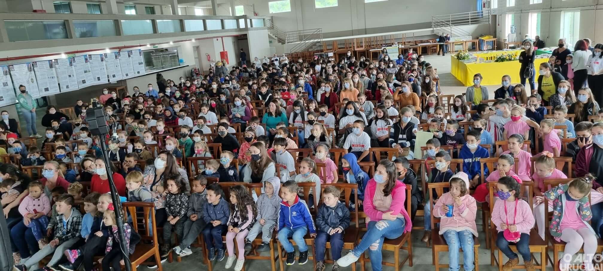Taquaruçu do Sul: Ciranda Literária homenageia crianças, professores e funcionários públicos