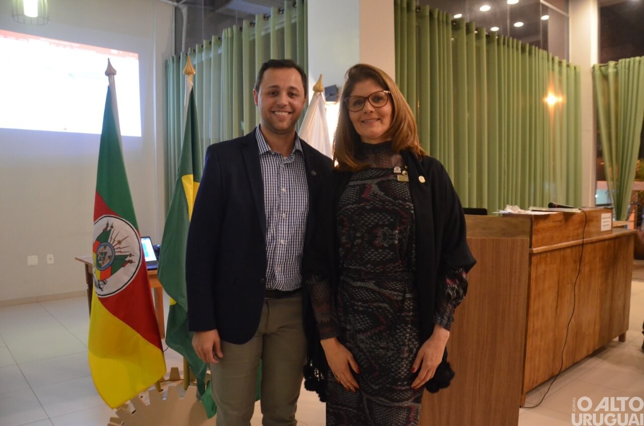 Rotary Club FW Barril e Interact empossam novas diretorias