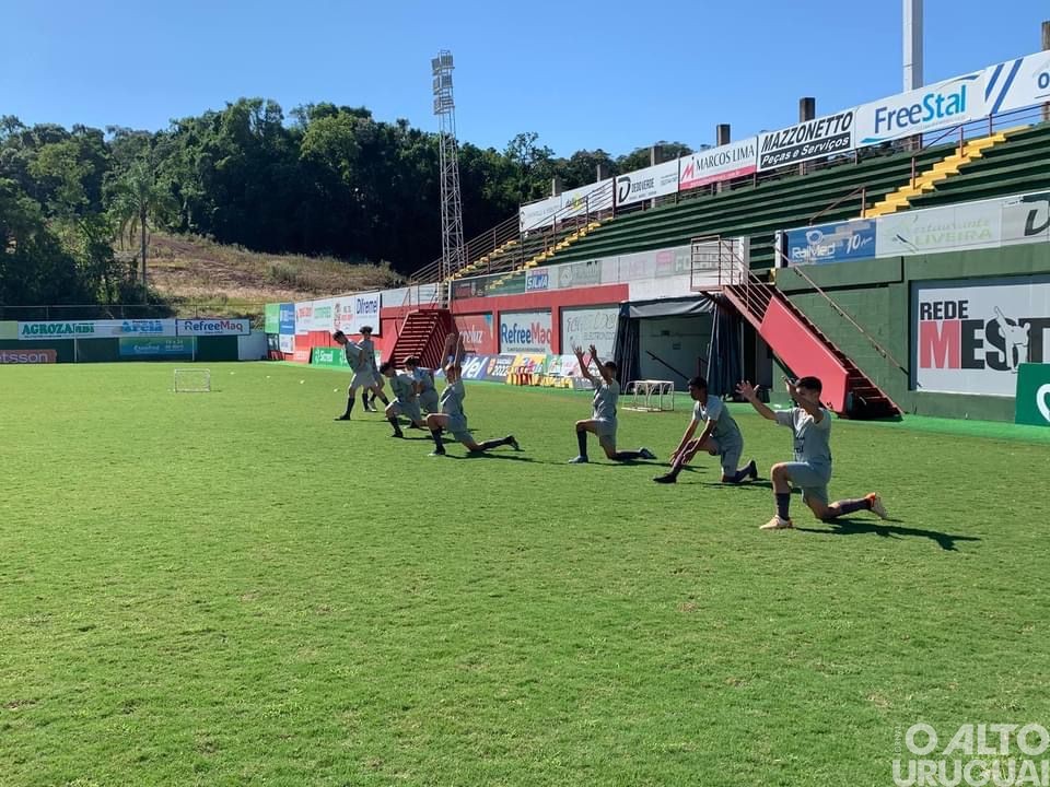 Categorias sub-13 e sub-15 do União-FW envolvem 60 atletas semanalmente em FW