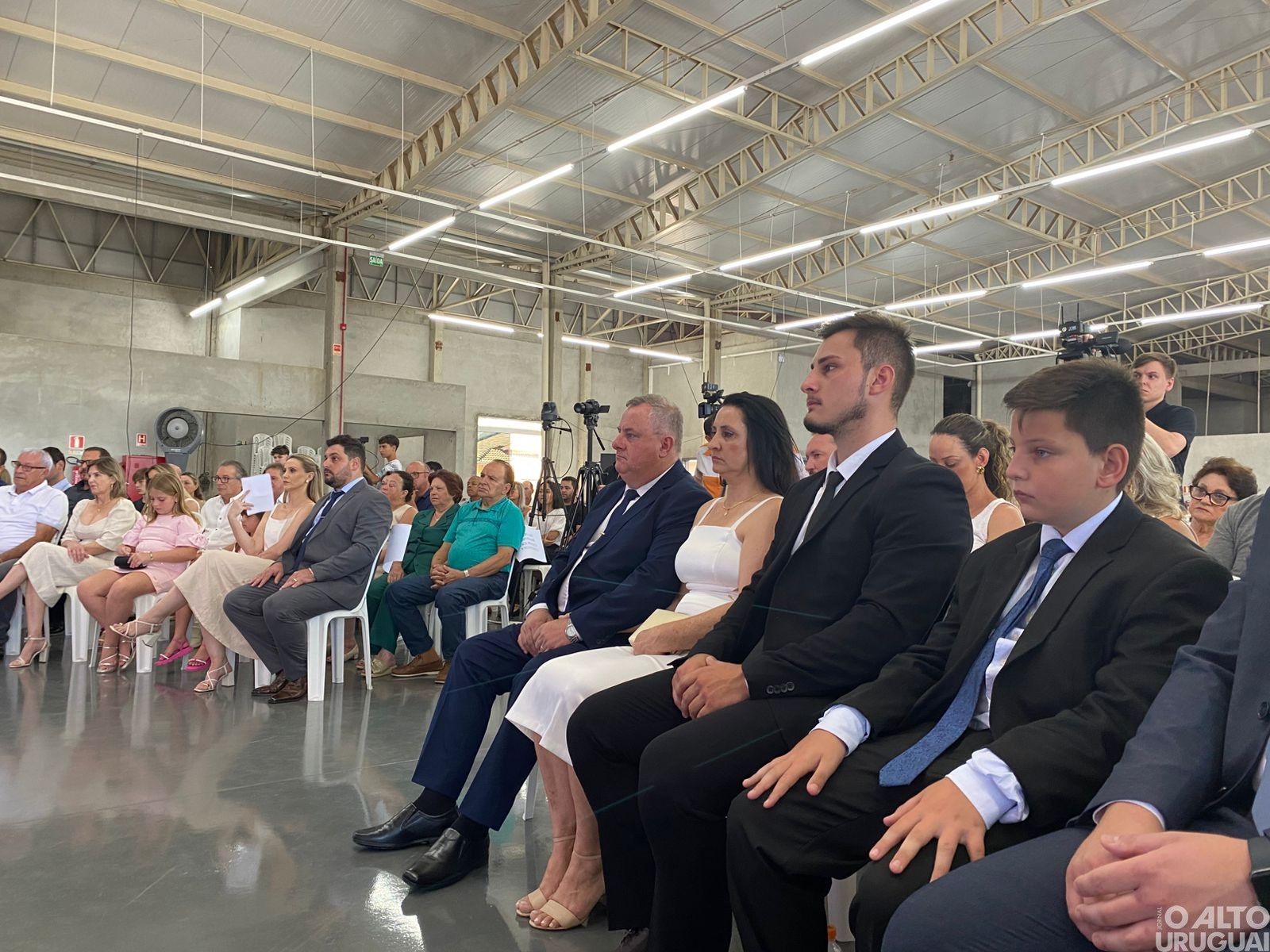 Eleitos em Palmitinho tomam posse