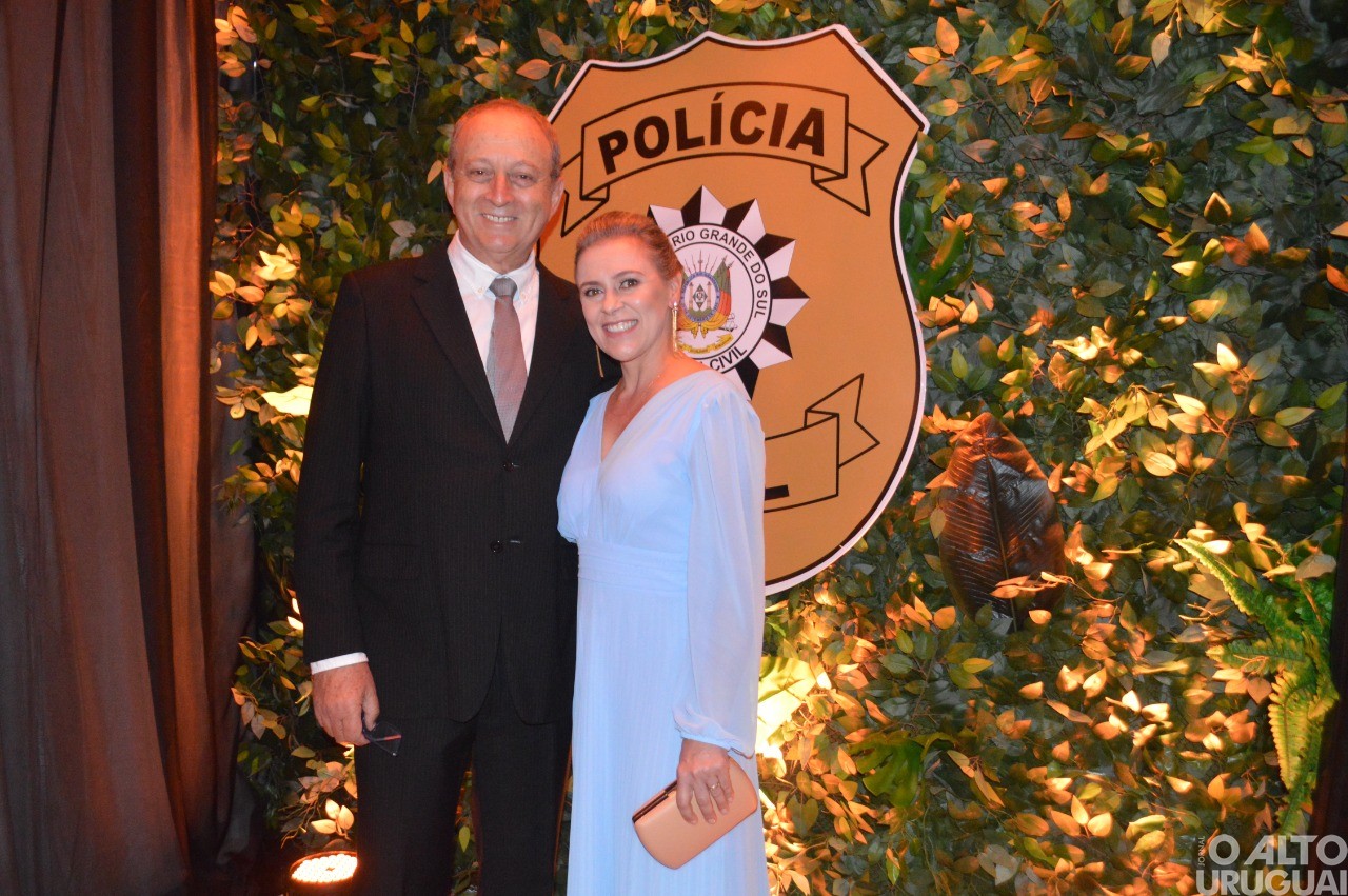Baile Golden Night da 14ª DRPI homenageia parceiros da Polícia Civil na região