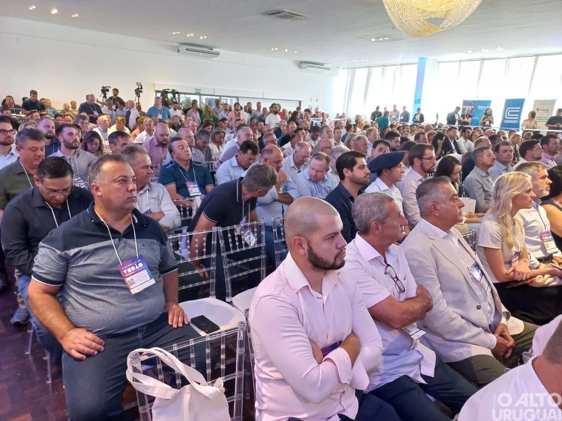 Prefeitos participam da Assembleia de Verão da Famurs