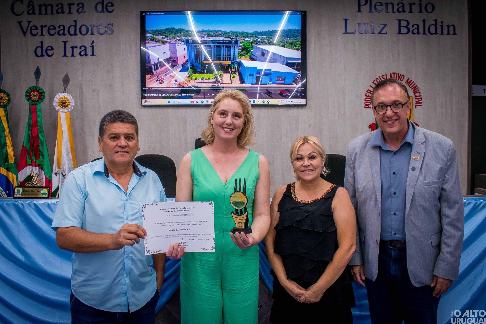 Jornal O Alto Uruguai recebe homenagem da Câmara de Vereadores de Iraí