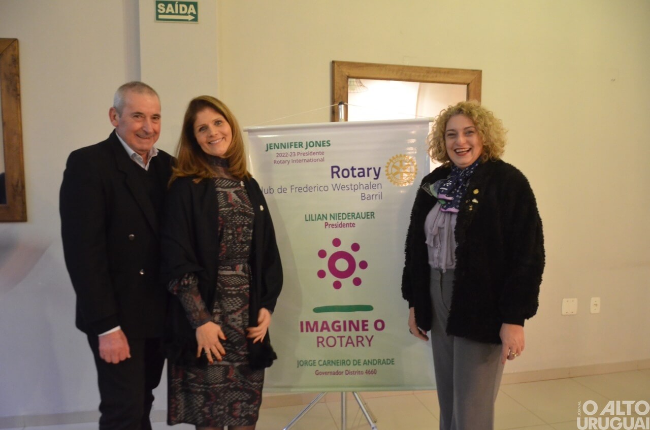 Rotary Club FW Barril e Interact empossam novas diretorias