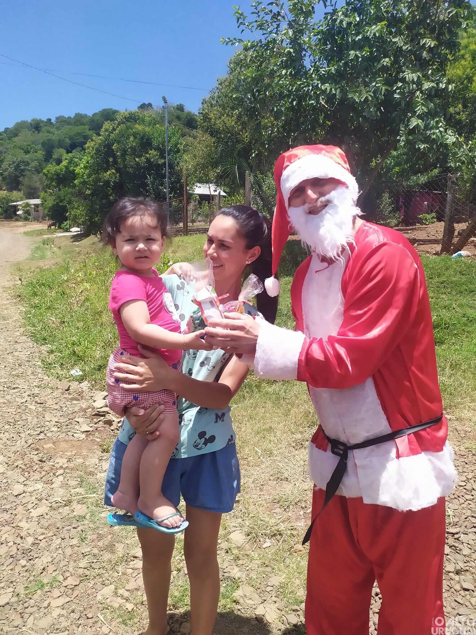 Natal do Bem entrega mais de 400 kits de doces e brinquedos às crianças de Vicente Dutra