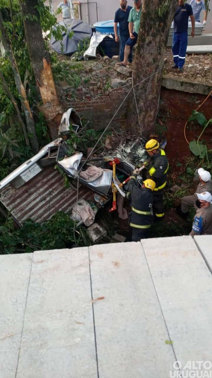 Acidente de trânsito vitima casal de idosos em Cerro Grande