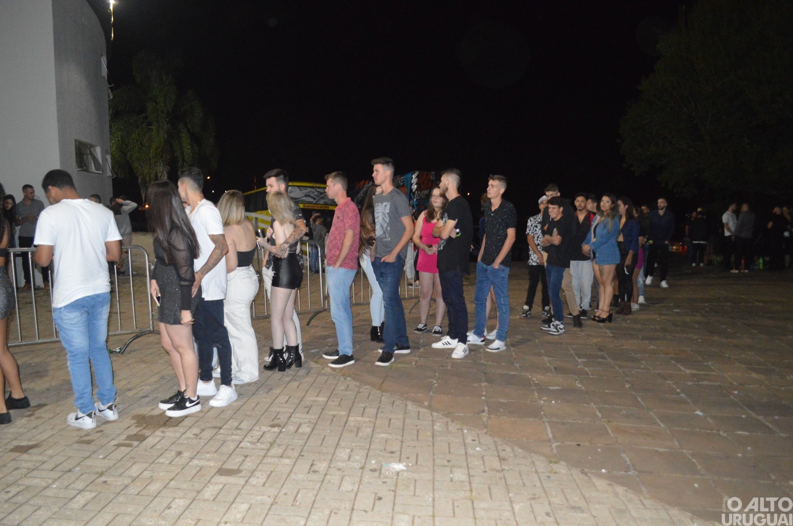 Sertanejo Luan Pereira reúne grande público em show em FW