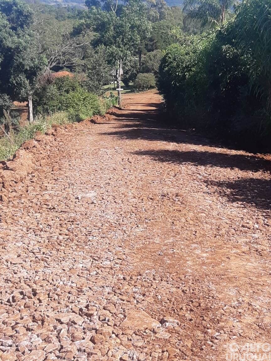 Vista Alegre: Secretaria de Obras auxilia agricultores