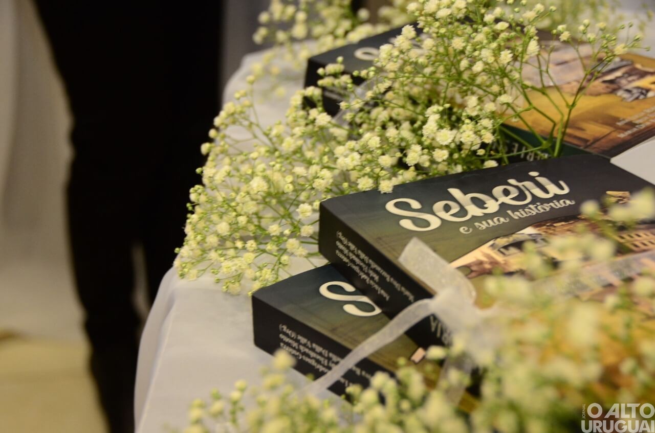 Lançamento de livro marca abertura das festividades dos 62 anos de Seberi