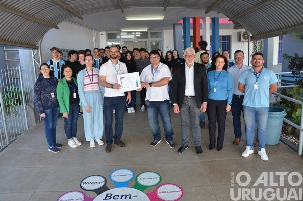 Escola Cardeal Roncalli de FW recebe certificado em qualidade de água tratada