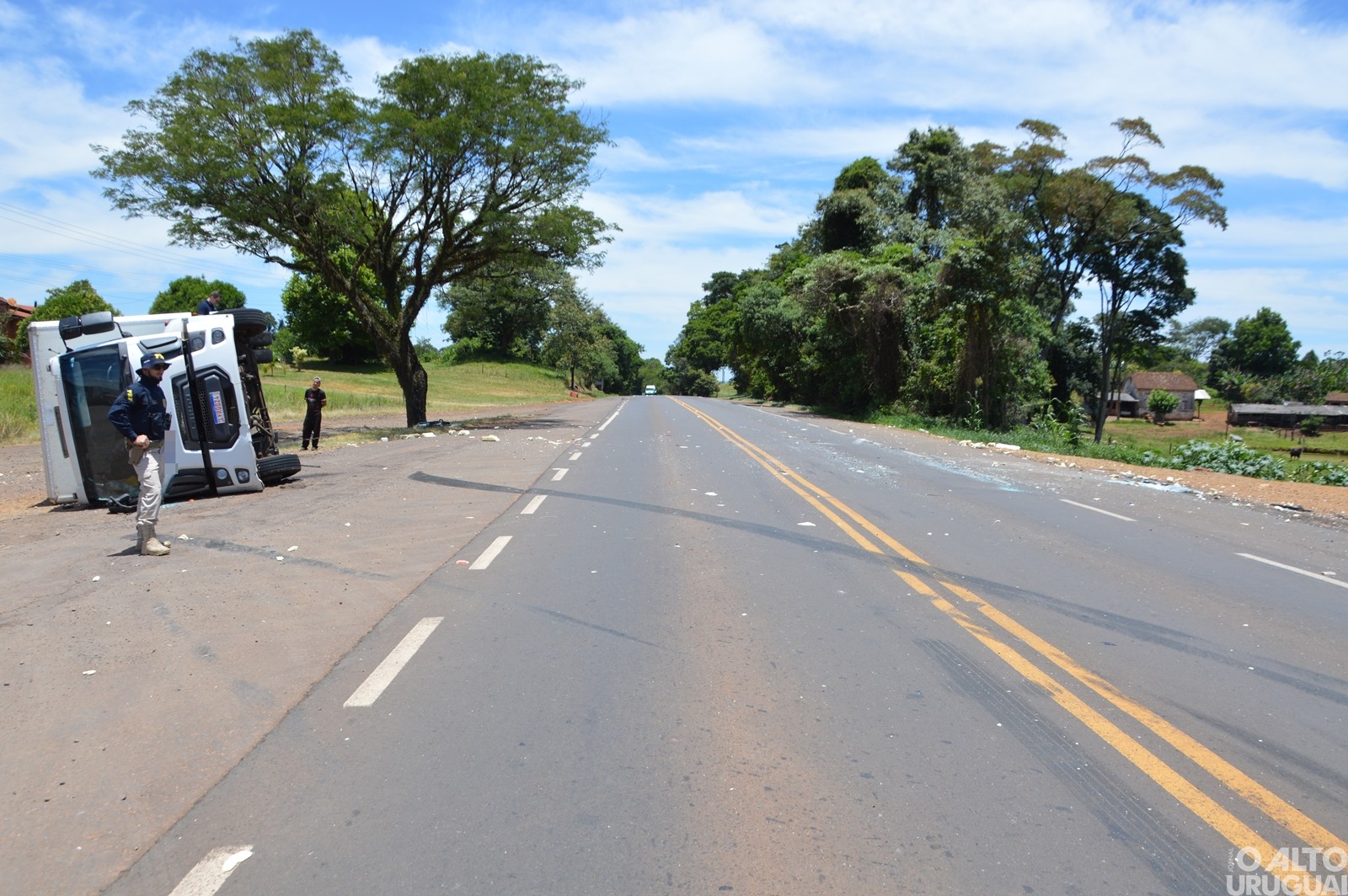 Colisão envolvendo caminhão e ônibus é registrada na BR-386 em Frederico Westphalen