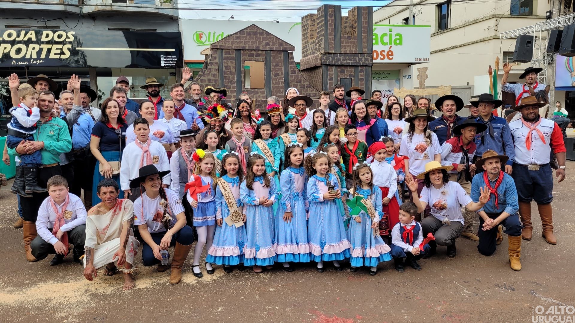 Desfile Farroupilha revive história do Rio Grande do Sul em Seberi