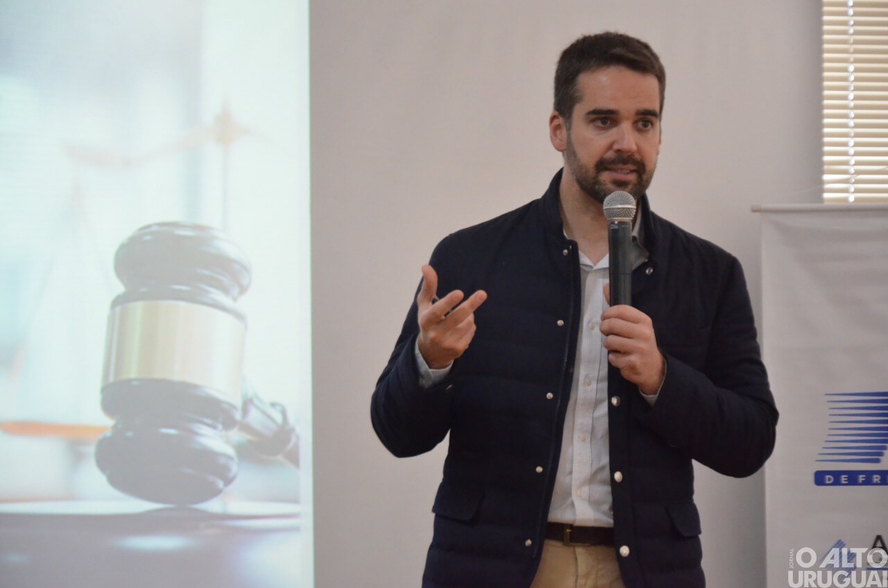 Eduardo Leite apresenta propostas para a região durante evento em FW