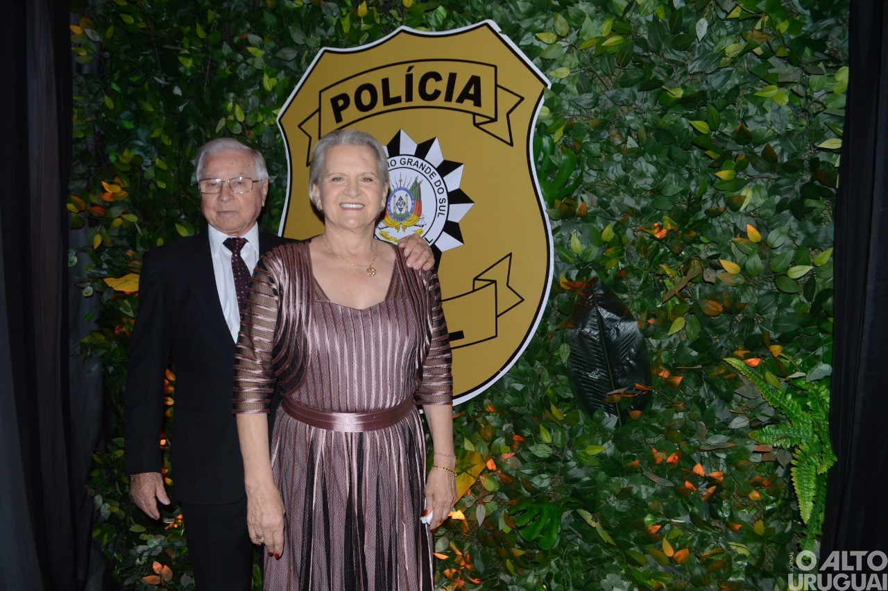 Baile Golden Night da 14ª DRPI homenageia parceiros da Polícia Civil na região