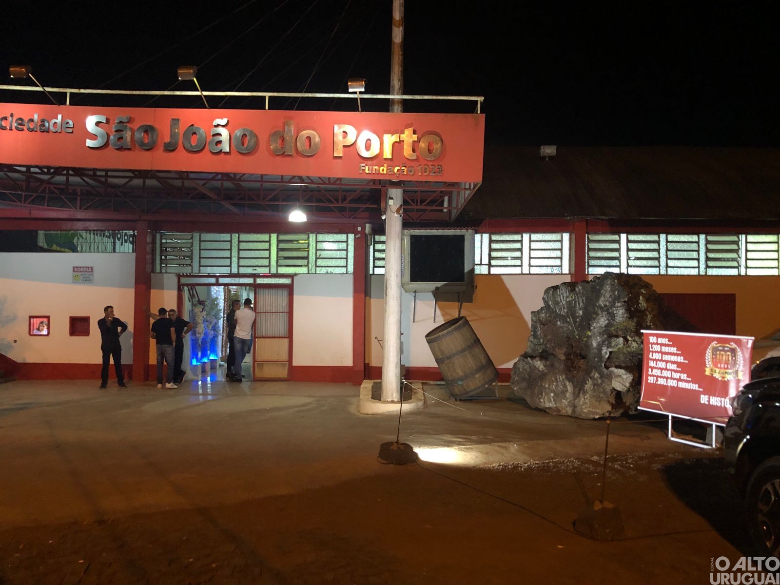 Centenas de pessoas participam das comemorações dos 100 anos de São João do Porto