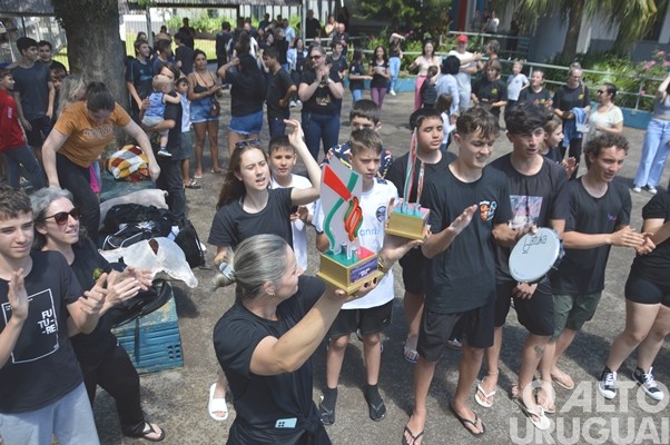 Bandas da Escola Cardeal Roncalli conquistam cinco títulos de campeãs e três de vice-campeãs em SC